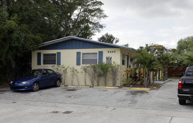 5405-5409 Pinewood Ave in West Palm Beach, FL - Foto de edificio - Building Photo