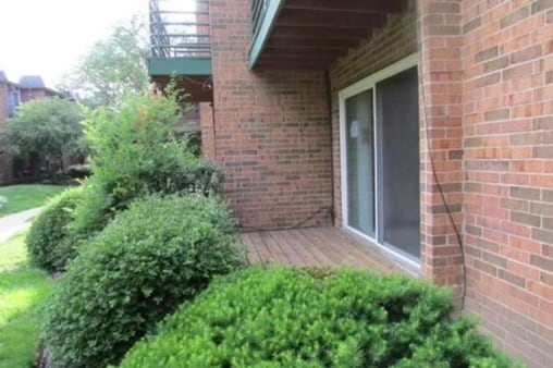 929 Buccaneer Dr, Unit 1 in Schaumburg, IL - Building Photo - Building Photo