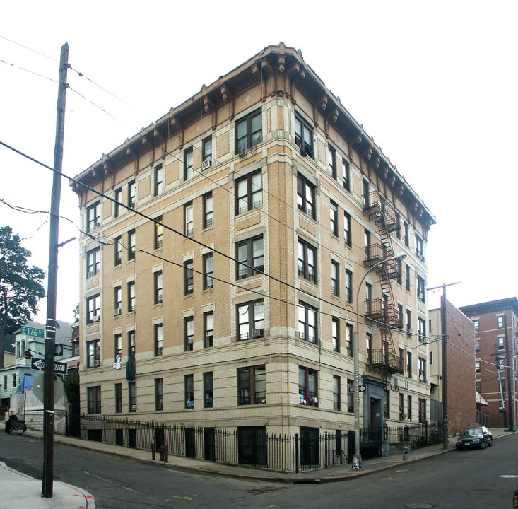 The Waterloo Apartments in Bronx, NY - Building Photo