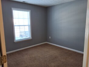 101 Naples Ct in Radcliff, KY - Building Photo - Building Photo