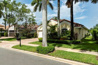 1833 Harbor View Cir in Weston, FL - Building Photo - Building Photo