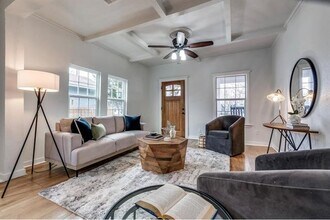 620 S Winnetka Ave in Dallas, TX - Building Photo - Building Photo