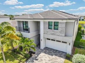 17225 Windy Pointe Ln in Boca Raton, FL - Building Photo - Building Photo