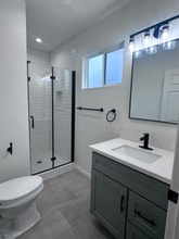 14768 San Fernando Mission Blvd, Unit 14768 in Mission Hills, CA - Foto de edificio - Building Photo
