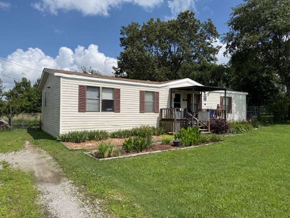 350 Curia Creek Ln in Cave City, AR - Foto de edificio