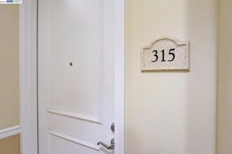 3275 Dublin Blvd, Unit 3275 Dublin Blvd in Dublin, CA - Building Photo - Building Photo