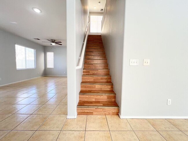 886 Shining Rose Pl in Henderson, NV - Building Photo - Building Photo