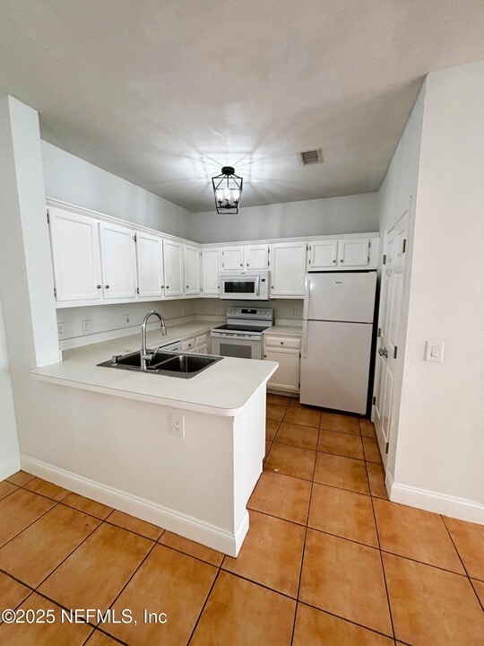 201 Colima Ct in Palm Valley, FL - Building Photo