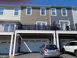 1064 Old Trail Dr in Crozet, VA - Building Photo - Building Photo