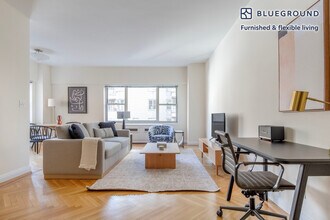 30 Park Ave in New York, NY - Foto de edificio - Building Photo