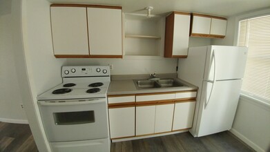 521 N 8th St in Klamath Falls, OR - Foto de edificio - Building Photo