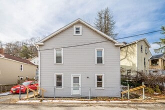 831 Hall St in Munhall, PA - Building Photo - Building Photo