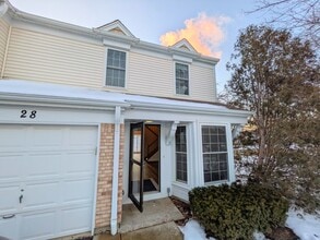 28 N Oltendorf Rd in Streamwood, IL - Building Photo - Building Photo