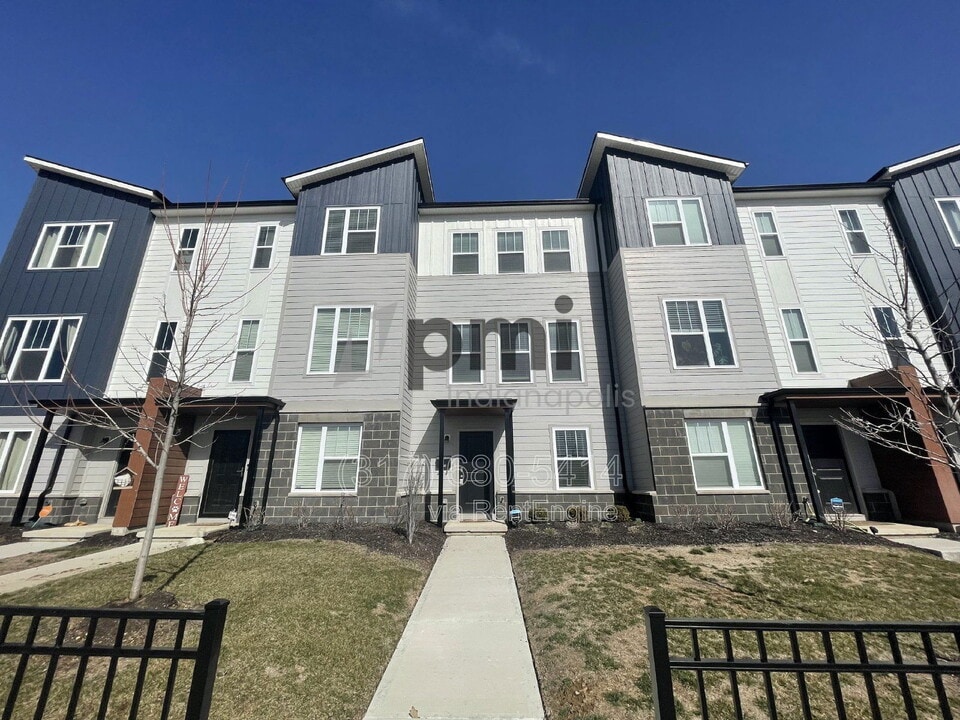 2948 W New York St in Indianapolis, IN - Building Photo