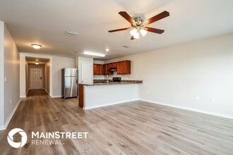 2043 NW 1st St in Cape Coral, FL - Foto de edificio - Building Photo