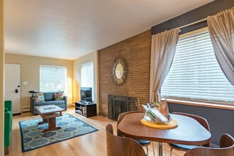 2243 NW Flanders St in Portland, OR - Foto de edificio - Building Photo