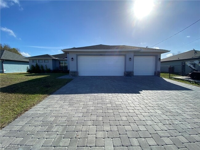 2513 NW 14th Pl in Cape Coral, FL - Building Photo - Building Photo