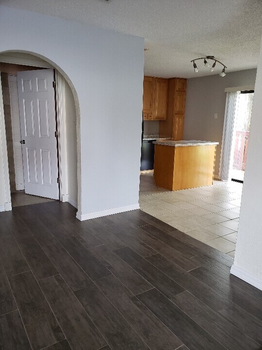 2087 Oak Meadow Cir in South Daytona, FL - Building Photo