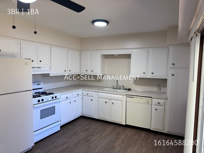 5798 Christie Ave SE in Kentwood, MI - Building Photo - Building Photo