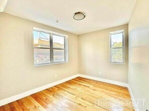 Super Sunny Gorgeous 2 Queen Size Bedroom in Prime Clinton Hill! in Brooklyn, NY - Building Photo - Building Photo
