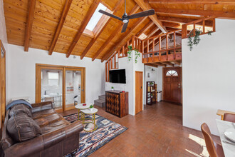 734 Baca St, Unit A in Santa Fe, NM - Foto de edificio - Building Photo