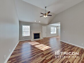 1723 Ridge Runner Ct in Clarksville, TN - Foto de edificio - Building Photo