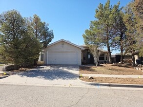 8612 Centennial Dr in El Paso, TX - Building Photo - Building Photo
