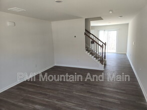 30 Cain Holw Wy in Asheville, NC - Building Photo - Building Photo