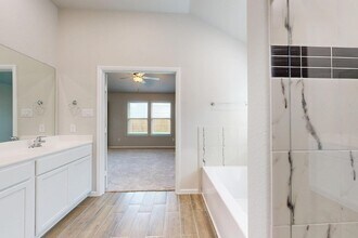 1704 Gulin St in Royse City, TX - Foto de edificio - Building Photo