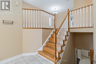 639 Twain Ave in Mississauga, ON - Building Photo - Building Photo