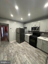 2812 Emerald St in Philadelphia, PA - Building Photo