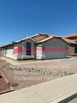 12725 W Palm Ln in Avondale, AZ - Building Photo
