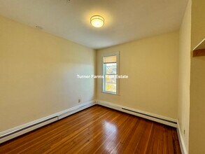 144 Hillside St, Unit 2F in Boston, MA - Building Photo - Building Photo