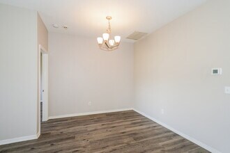 748 Star Pointe Dr in Seffner, FL - Building Photo - Building Photo