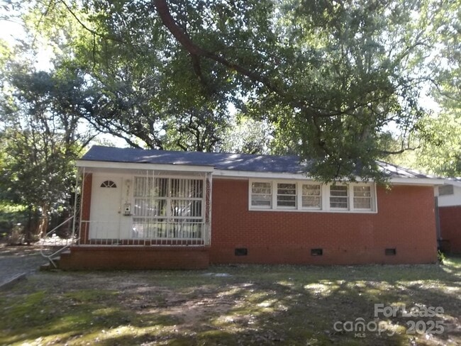 property at 3530 Eastwood Dr