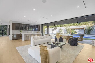 4246 Levitt Ln in Los Angeles, CA - Building Photo - Building Photo