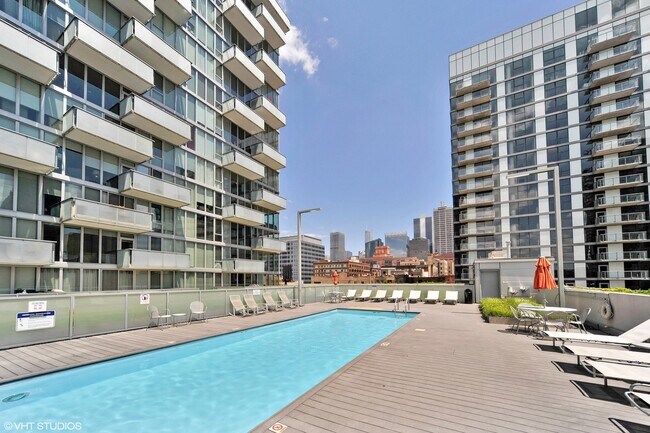 659 W Randolph St in Chicago, IL - Building Photo - Building Photo