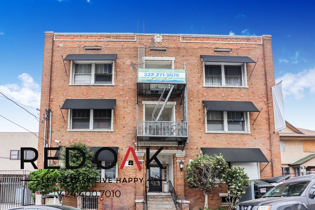 1021 S Park View St in Los Angeles, CA - Building Photo