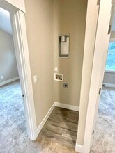 12244 NE Stanton St in Portland, OR - Building Photo - Building Photo