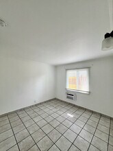 218 N Florence St, Unit 218 in Burbank, CA - Foto de edificio - Building Photo