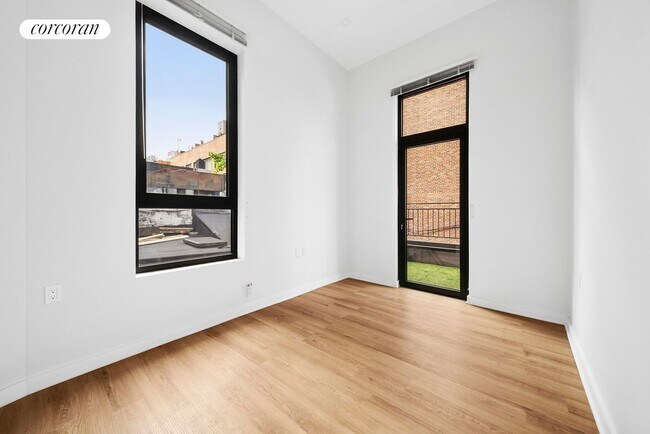 317 W 51st St in New York, NY - Building Photo - Building Photo