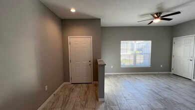 1543 Welland St SE in Palm Bay, FL - Building Photo - Building Photo