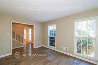 5021 Conestoga Ct in Stone Mountain, GA - Foto de edificio - Building Photo