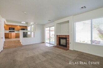 8906 Chapman Point in Las Vegas, NV - Building Photo - Building Photo