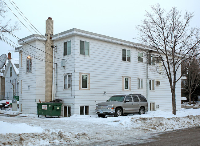 1220 Selby Ave in St. Paul, MN - Foto de edificio - Building Photo