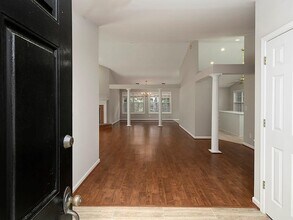570 Olde Lauren Ct in Alpharetta, GA - Building Photo - Building Photo