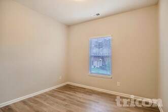 451 Fredrick Dr in Mcdonough, GA - Foto de edificio - Building Photo