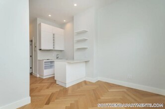 461 Massachusetts Ave, Unit 8 in Boston, MA - Foto de edificio - Building Photo