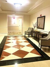 16101 Emerald Estates Dr in Weston, FL - Foto de edificio - Building Photo