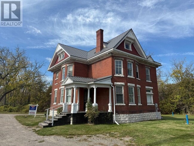 property at 415 Davis Dr